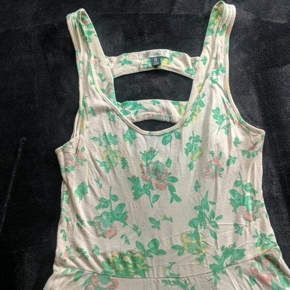 Floral Summer Back Cut-Out Dress - Picture 2 of 7
